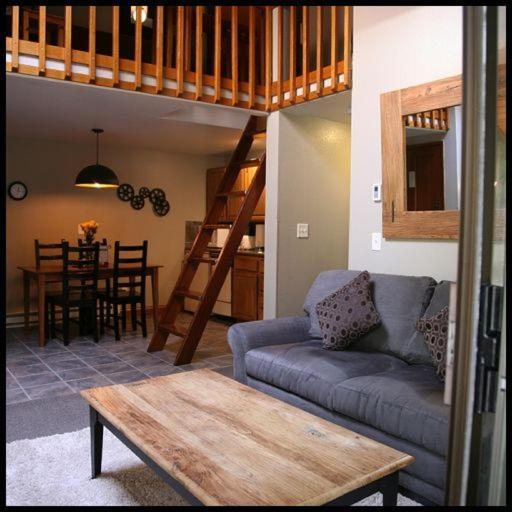 Loge Alta Crystal Hotel Enumclaw Bagian luar foto